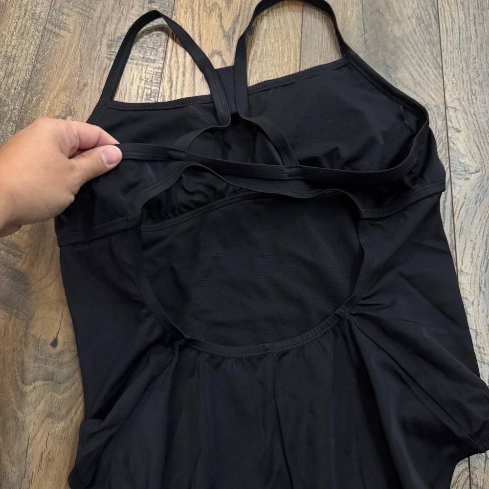 Nike Womens XL One Piece Swimsuit Black Ribbed Racerback Shelf Bra Cutout Back